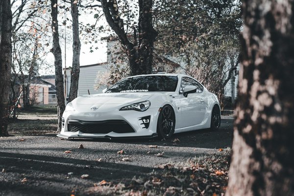 What are the steps to create a delicious sticky toffee pudding?