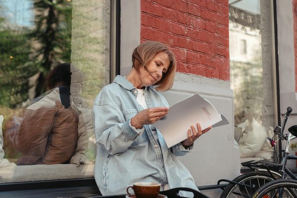 What are the top tips for organizing a UK home office?